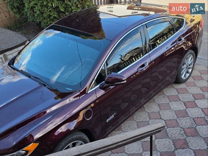 Седан Ford Fusion 2018 в Шептицькому