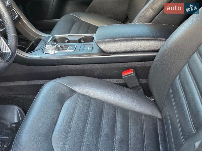 Седан Ford Fusion 2018 в Шептицькому