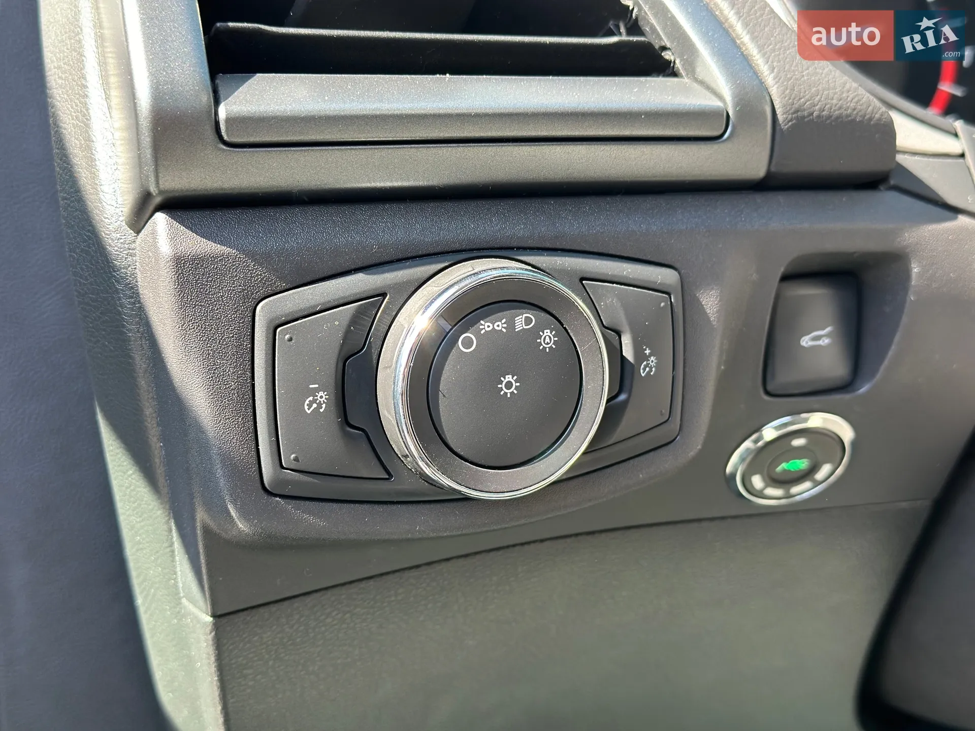 2014 Ford Fusion - мініатюра 18