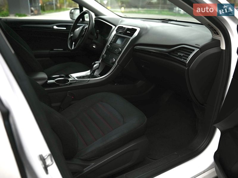 Седан Ford Fusion 2013 в Львові