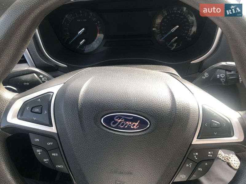 Седан Ford Fusion 2015 в Новом Роздоле