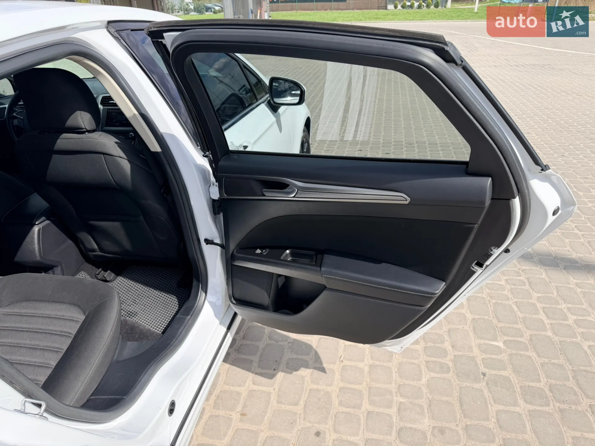 2016 Ford Fusion - мініатюра 26