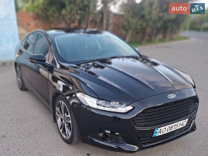 Седан Ford Fusion 2015 в Ужгороді