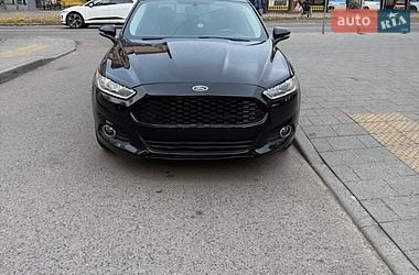Седан Ford Fusion 2016 в Львові