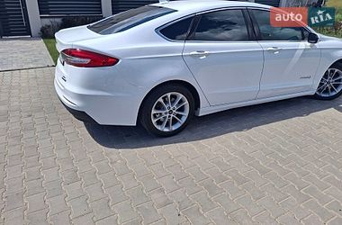 Седан Ford Fusion 2019 в Одесі