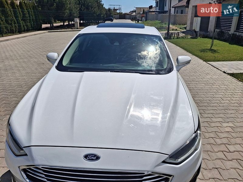 Седан Ford Fusion 2019 в Одесі