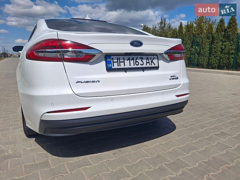 Седан Ford Fusion 2019 в Одесі