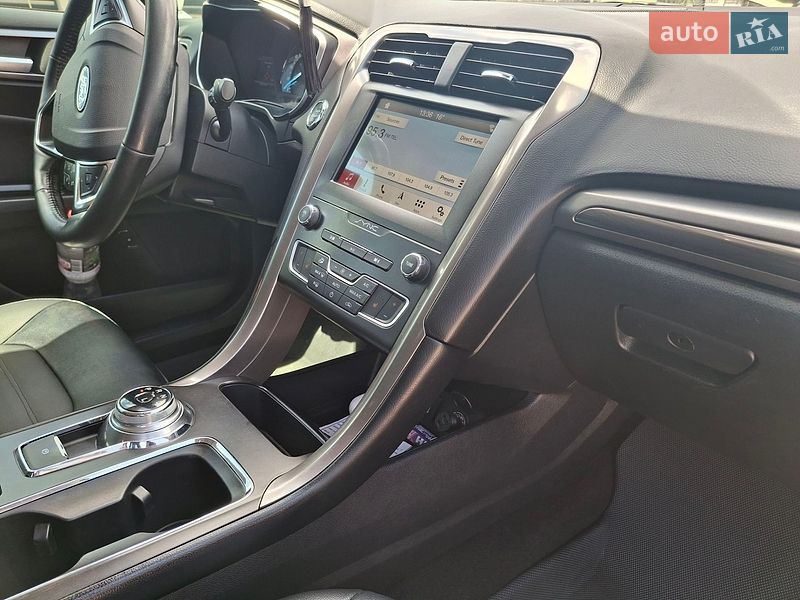 Седан Ford Fusion 2019 в Одесі