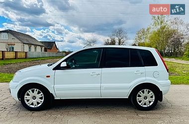 Хэтчбек Ford Fusion 2010 в Ромнах
