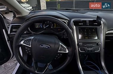 Седан Ford Fusion 2017 в Львове