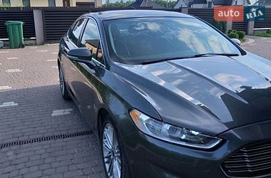 Седан Ford Fusion 2015 в Львові