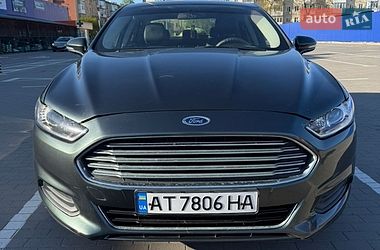 Седан Ford Fusion 2014 в Калуші