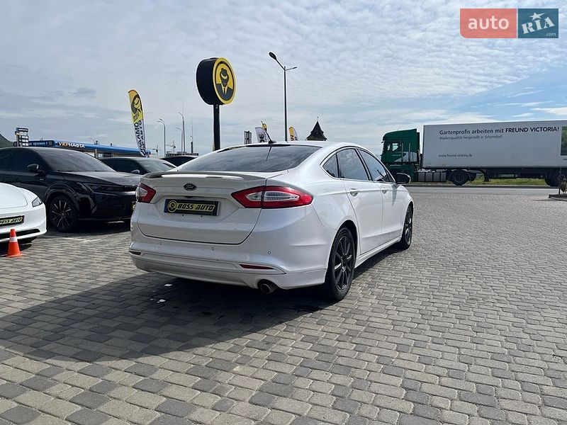 Седан Ford Fusion 2016 в Мукачевому
