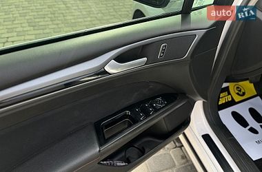 Седан Ford Fusion 2016 в Мукачевому