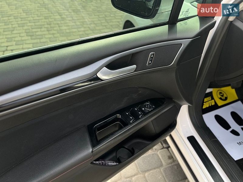 Седан Ford Fusion 2016 в Мукачевому