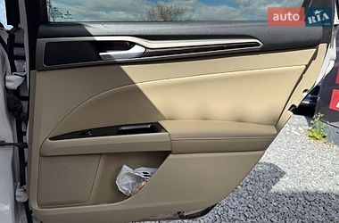 Седан Ford Fusion 2012 в Стрию