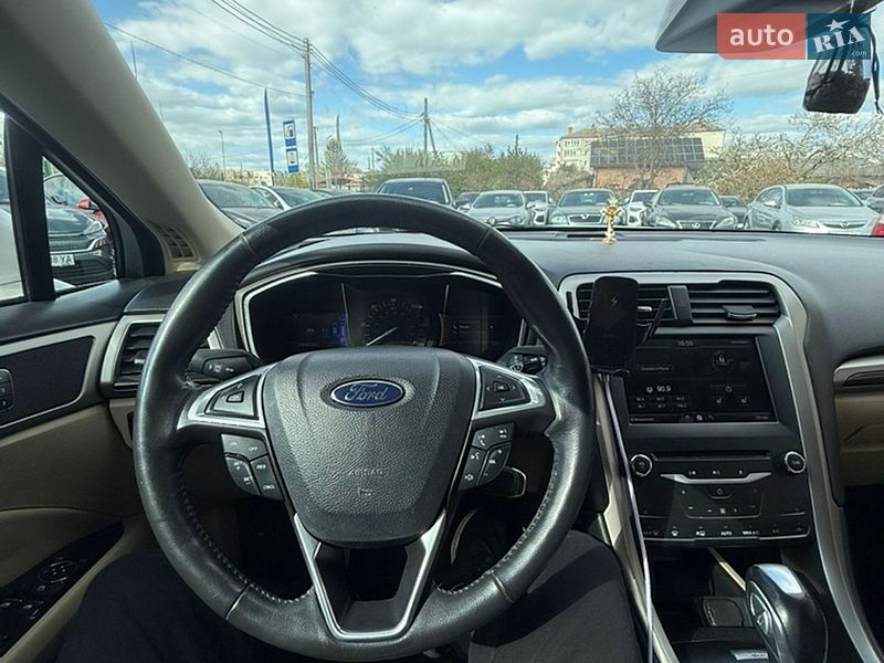 Седан Ford Fusion 2012 в Стрию