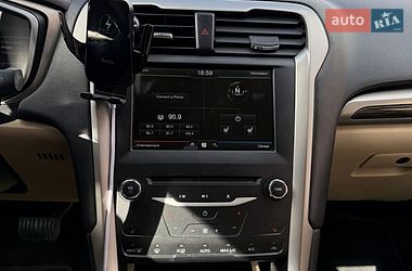 Седан Ford Fusion 2012 в Стрию