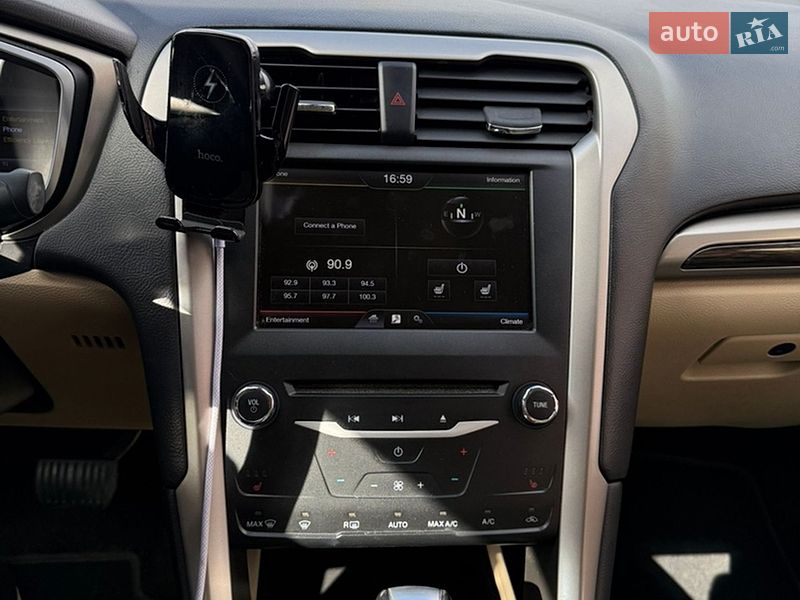 Седан Ford Fusion 2012 в Стрию
