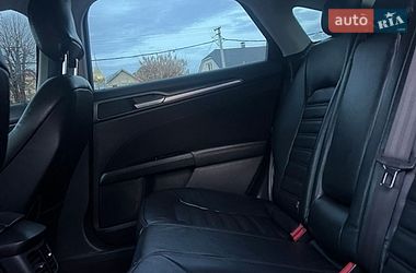 Седан Ford Fusion 2015 в Ужгороді
