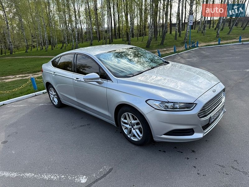 Седан Ford Fusion 2016 в Ладижині