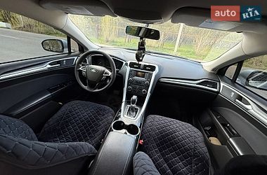 Седан Ford Fusion 2016 в Ладижині