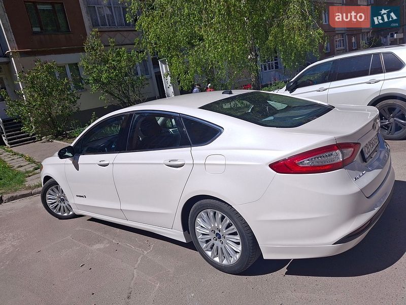 Седан Ford Fusion 2015 в Чернигове