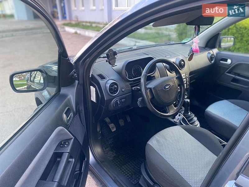 Хэтчбек Ford Fusion 2005 в Нежине