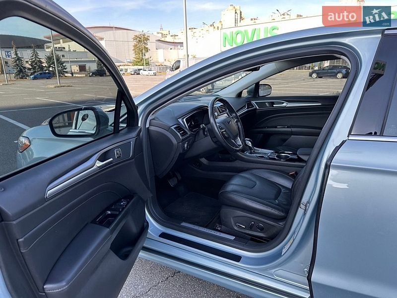 Седан Ford Fusion 2013 в Снятине