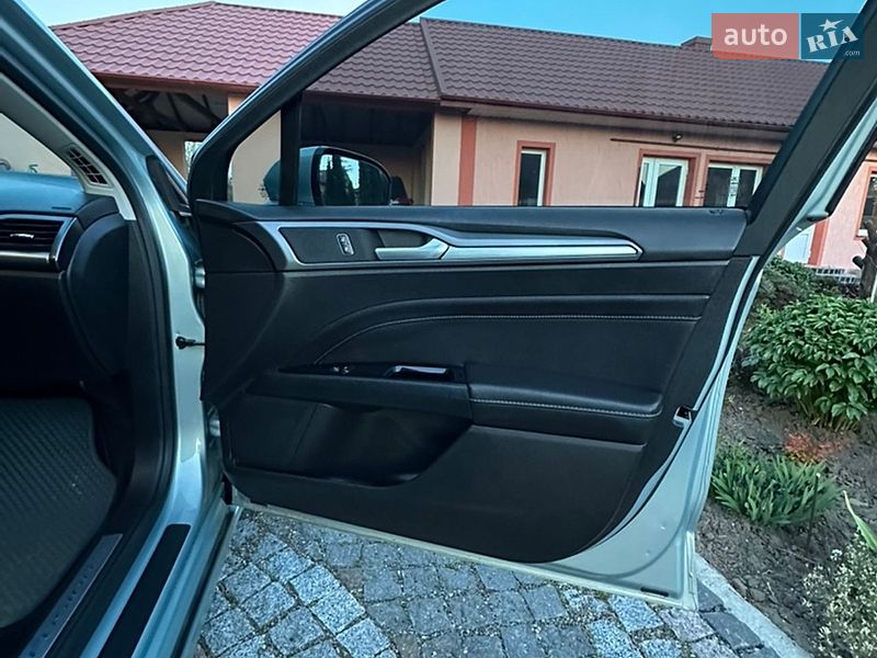 Седан Ford Fusion 2013 в Снятине