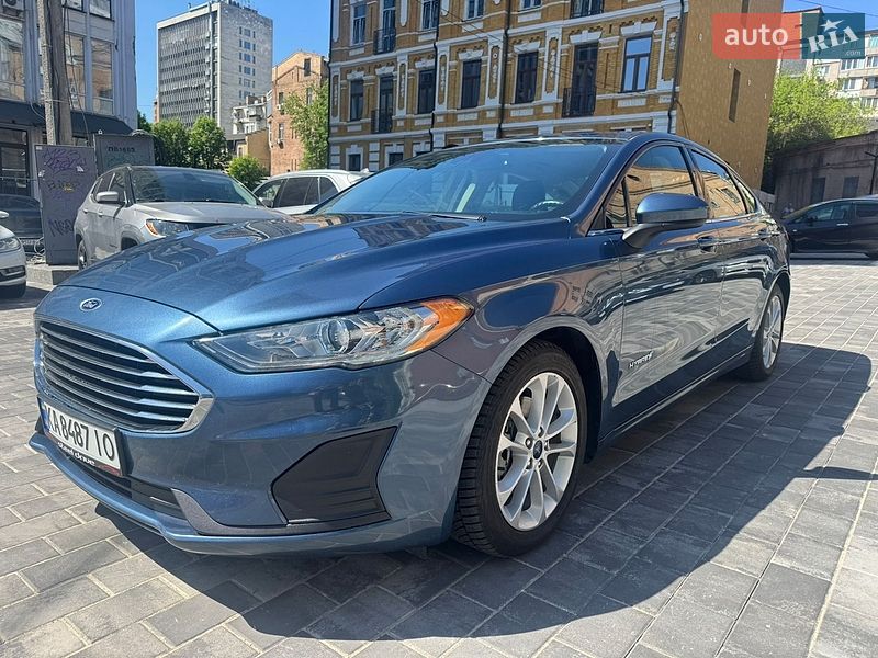 Седан Ford Fusion 2018 в Киеве