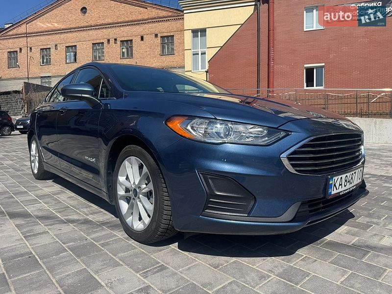 Седан Ford Fusion 2018 в Киеве