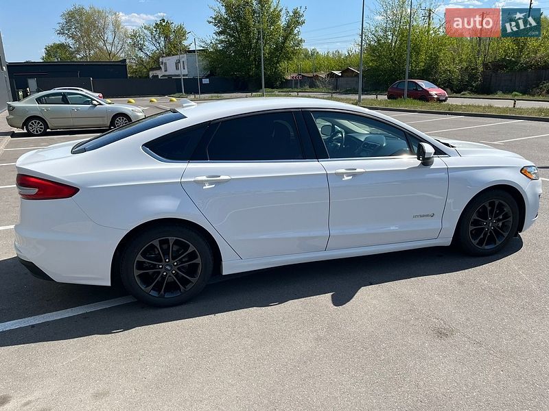 Седан Ford Fusion 2019 в Києві