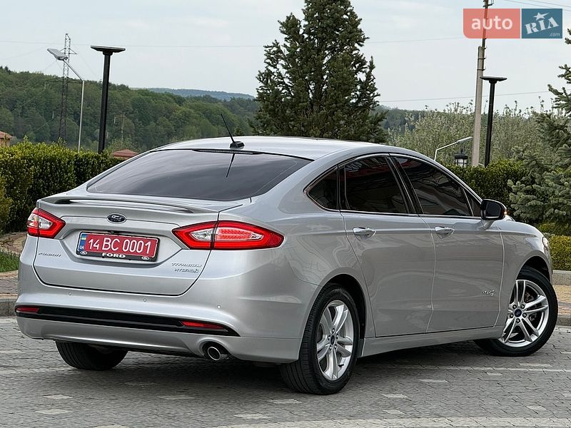 Седан Ford Fusion 2016 в Дрогобичі
