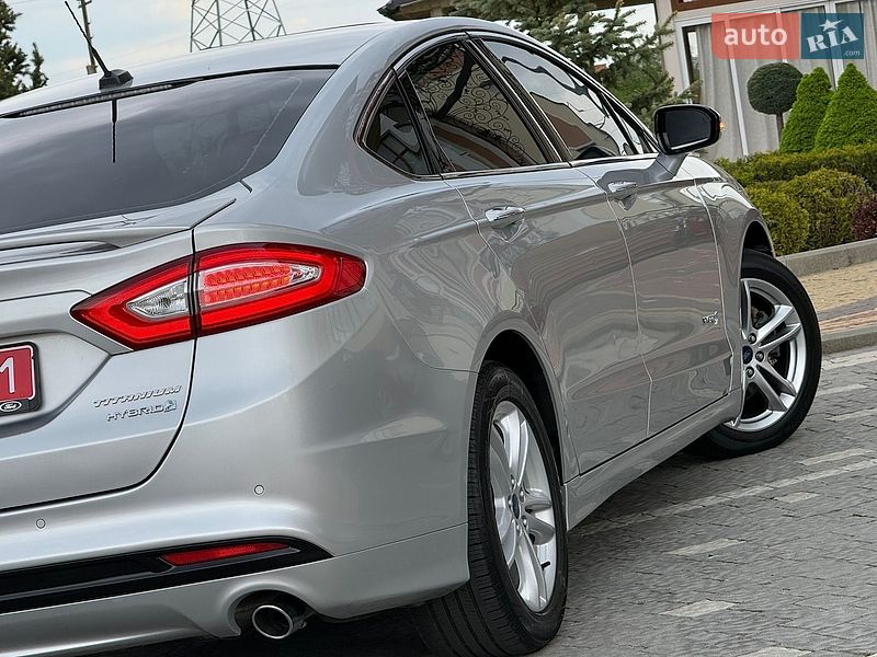 Седан Ford Fusion 2016 в Дрогобичі