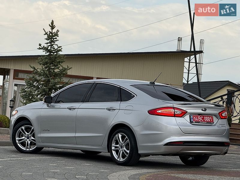 Седан Ford Fusion 2016 в Дрогобичі