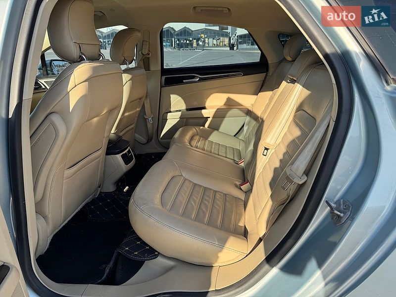 Седан Ford Fusion 2013 в Львові