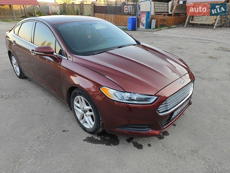 Седан Ford Fusion 2015 в Лисянці
