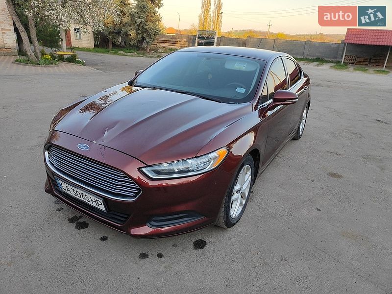 Седан Ford Fusion 2015 в Лисянці