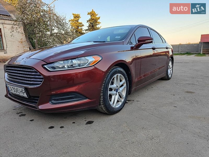 Седан Ford Fusion 2015 в Лисянці