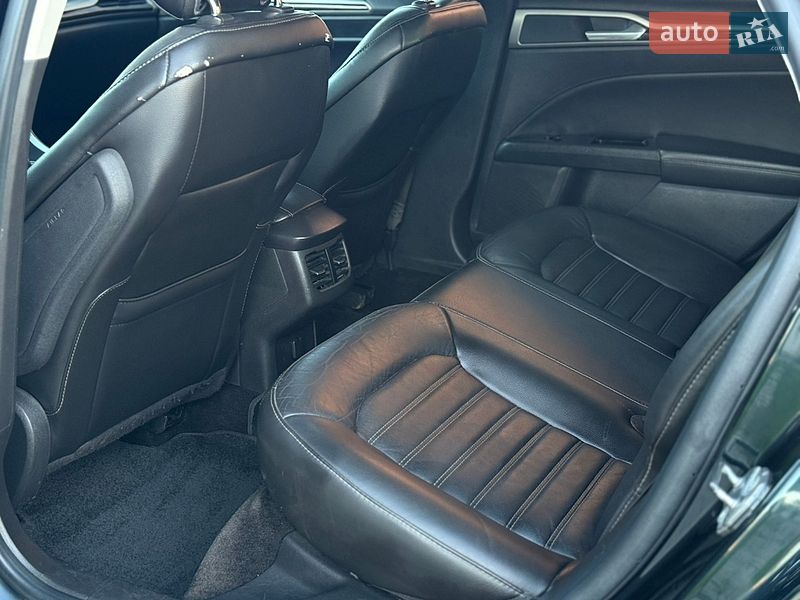 Седан Ford Fusion 2014 в Ужгороде