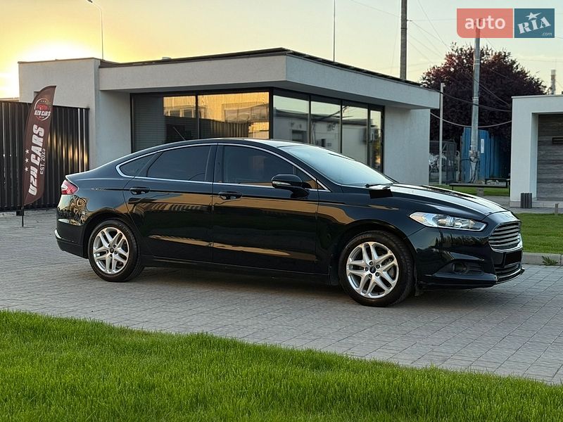 Седан Ford Fusion 2014 в Ужгороде