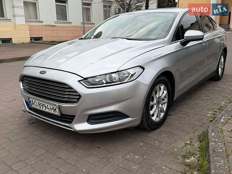 Седан Ford Fusion 2015 в Ужгороде