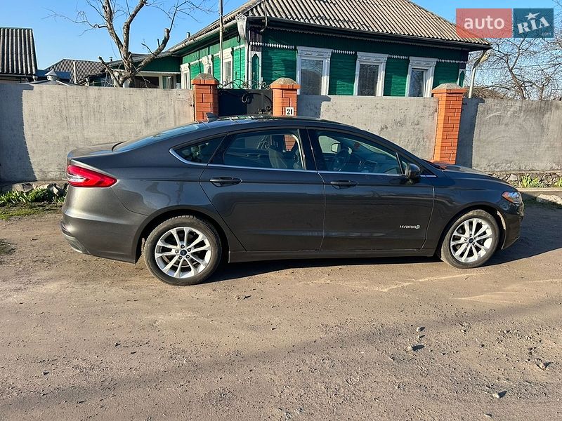 Седан Ford Fusion 2018 в Конотопі