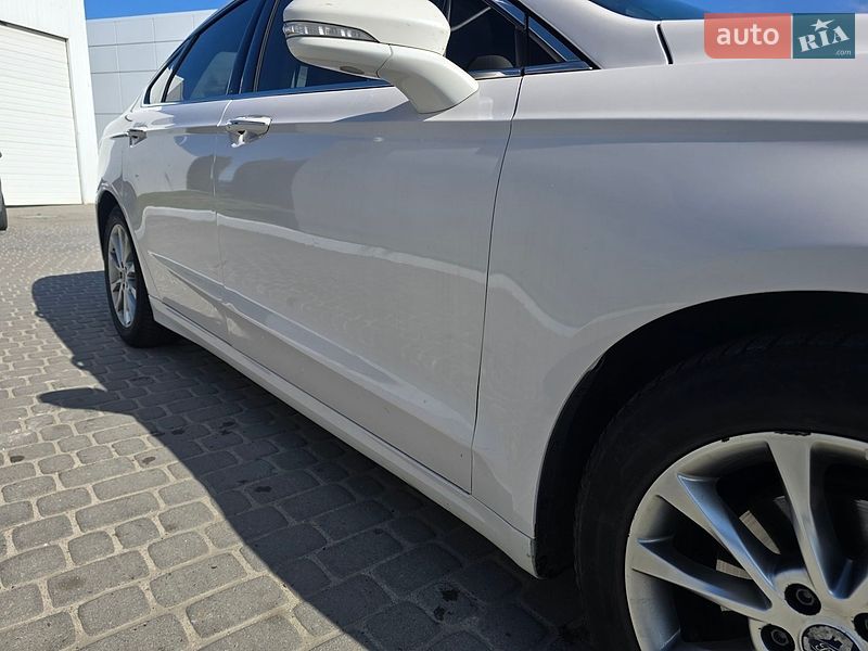 Седан Ford Fusion 2017 в Львові
