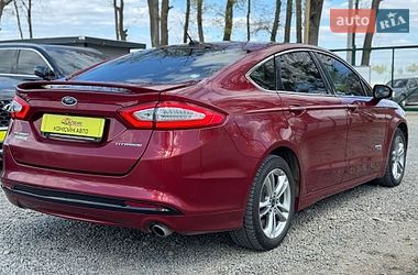 Седан Ford Fusion 2016 в Умані