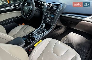 Седан Ford Fusion 2016 в Умані