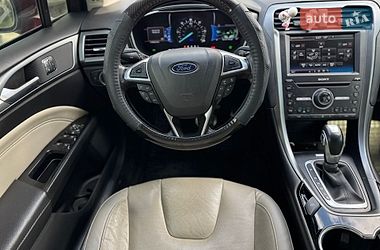 Седан Ford Fusion 2016 в Умані