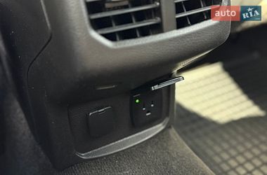 Седан Ford Fusion 2016 в Умані