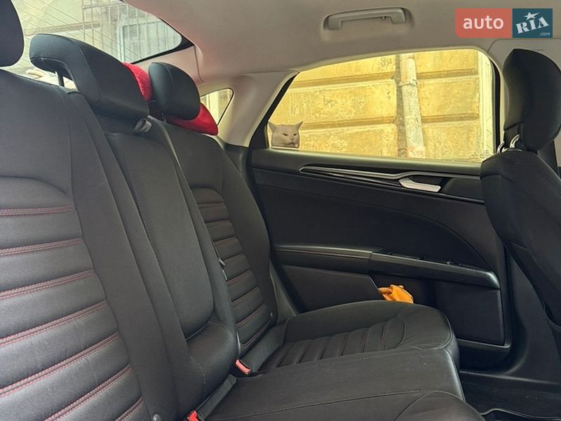 Седан Ford Fusion 2013 в Львові